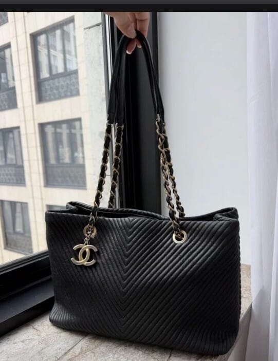 Chanel Surpique Chevron Calfskin CC Charm Black Leather Large Shopping Tote